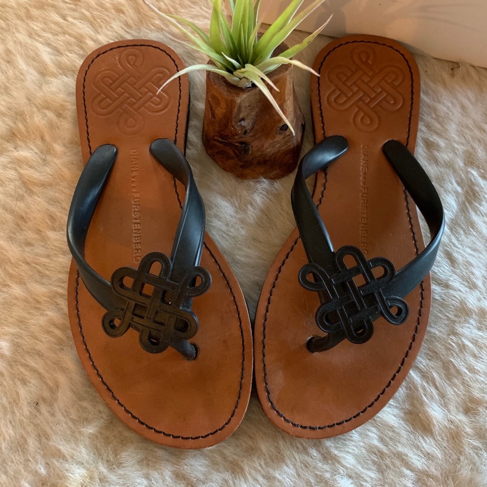 Diane Von Furstenberg Love Knot Sandals